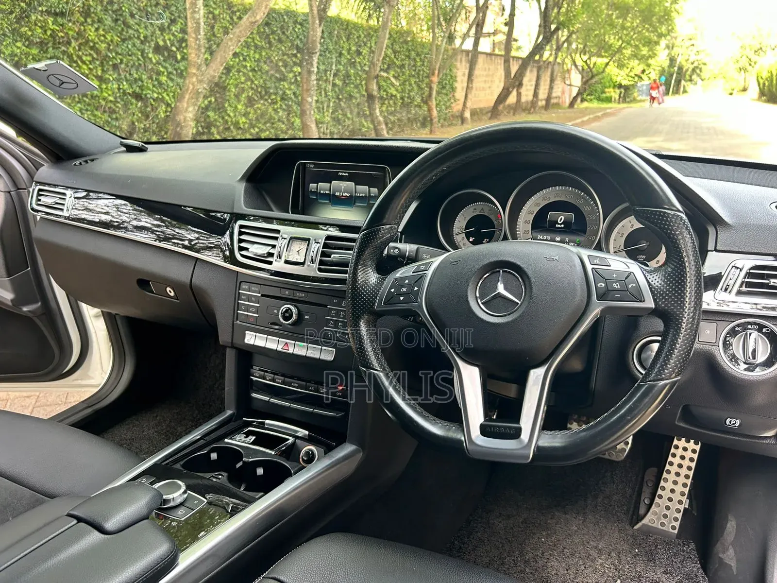 Mercedes-Benz E250 2016 White