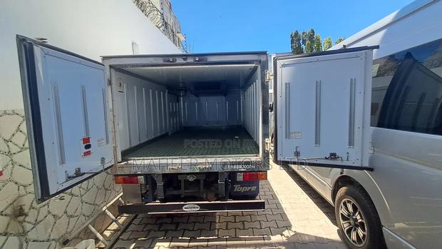 Mitsubishi Fuso Canter 2019 White - thumbnail 5