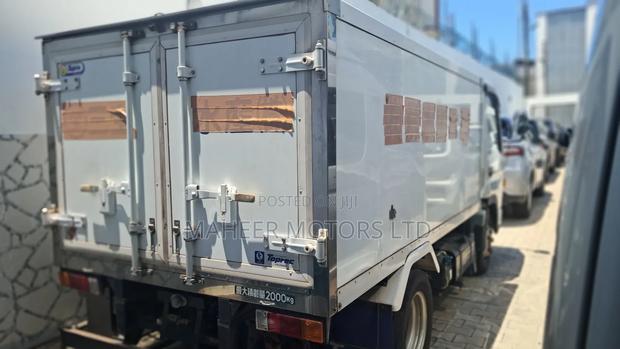 Mitsubishi Fuso Canter 2019 White - thumbnail 7