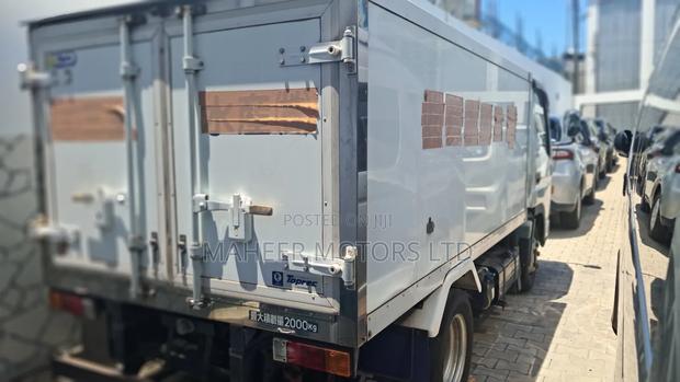 Mitsubishi Fuso Canter 2019 White - thumbnail 8