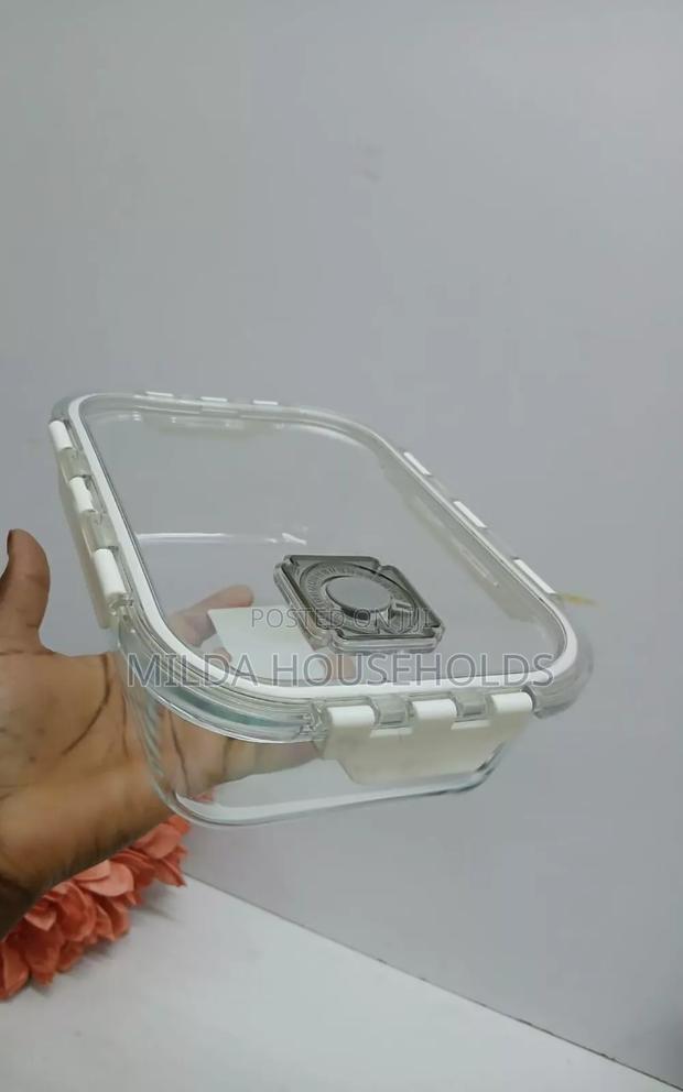 Airtight Borosilicate Glass Storage/ Snack Box.