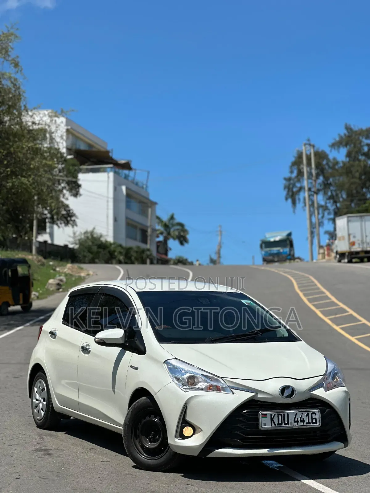 Toyota Vitz 2018 White