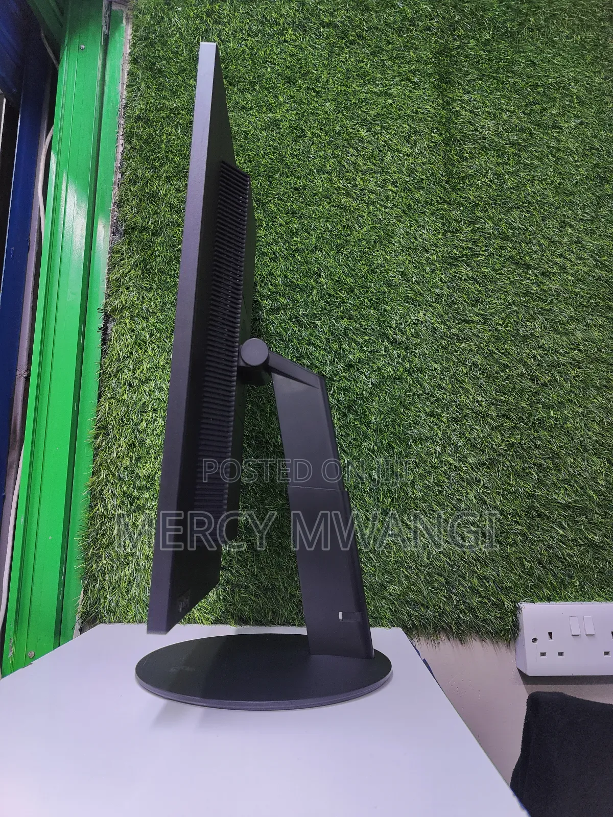 Lenovo Thinkvision T23d Edge to Edge Monitor