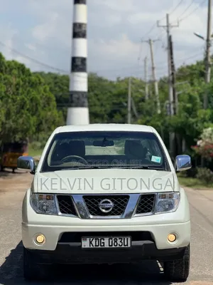 Nissan Navara 2015 White