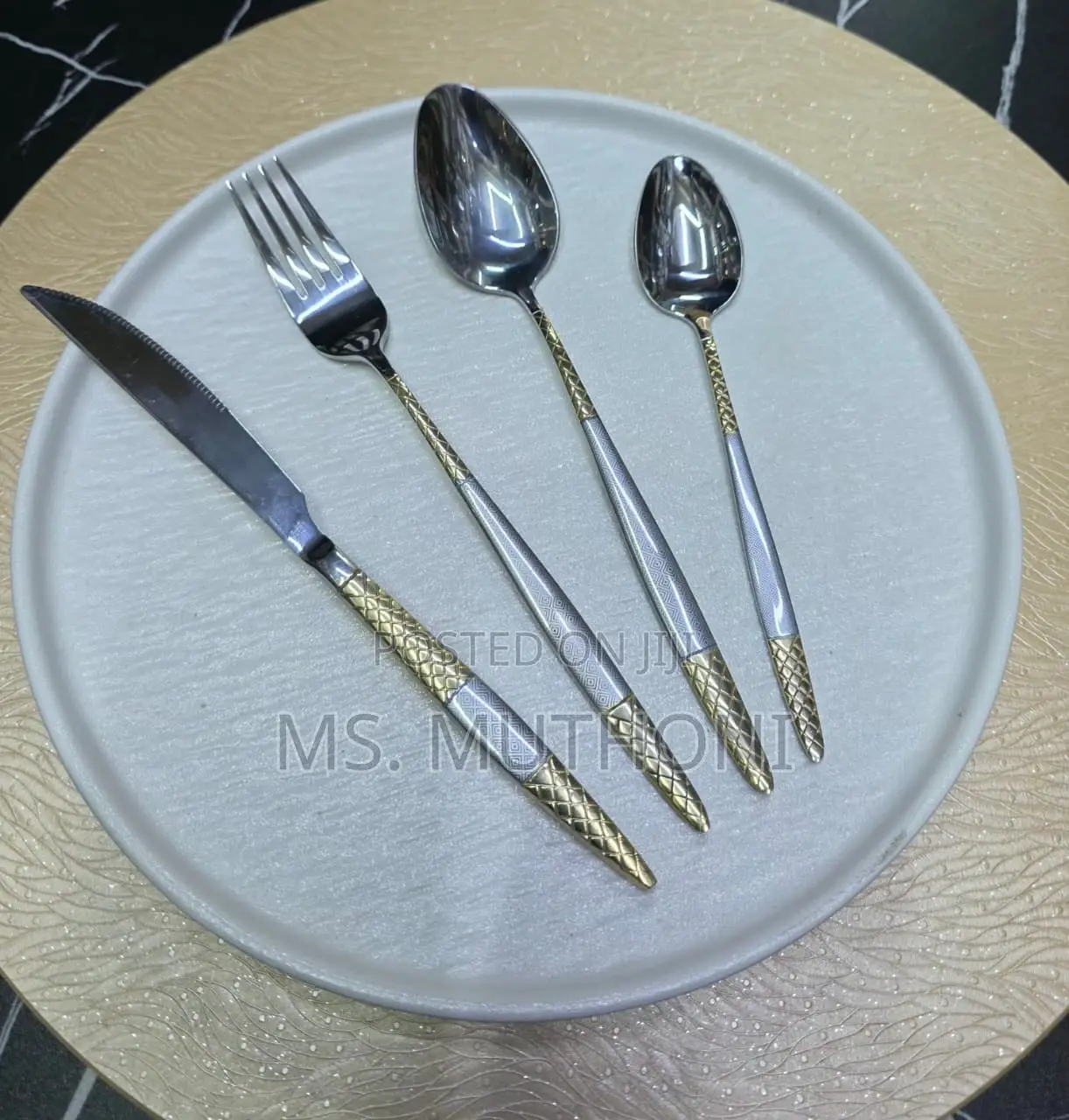 Unique Premium Luxury Design With Gold Accents Cutlery Set