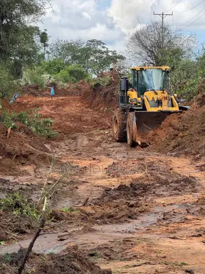 Payloader Available for Hire