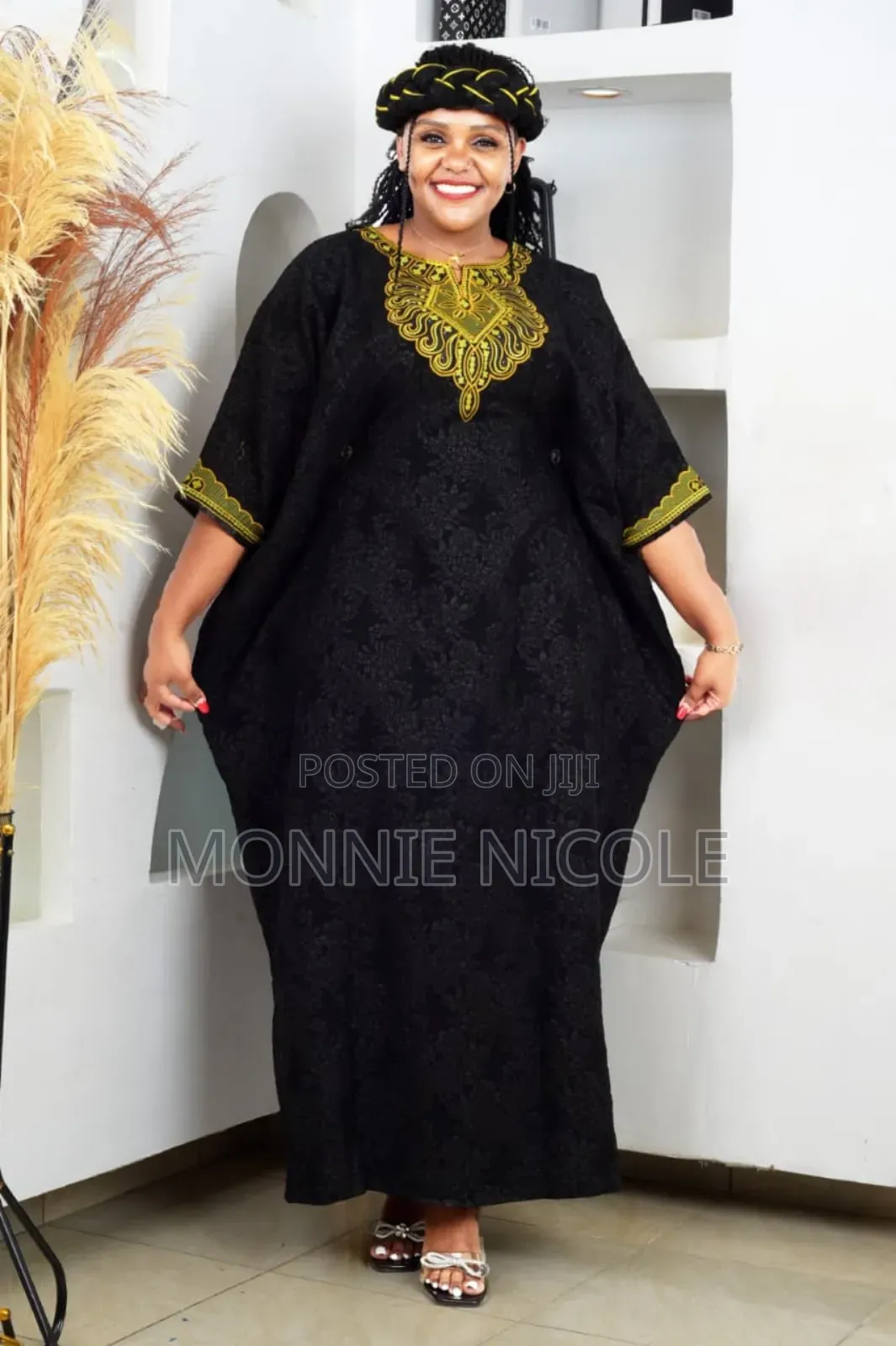 Women Stylish Black Kaftan With Headgear