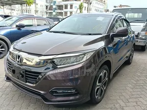Honda Vezel 2018 Maroon