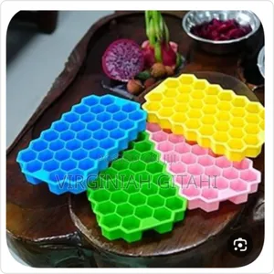 *Silicon Cube Pack Honey Comb Maker With Lid *