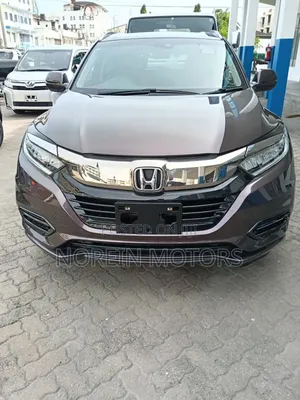 Honda Vezel 2018 Maroon