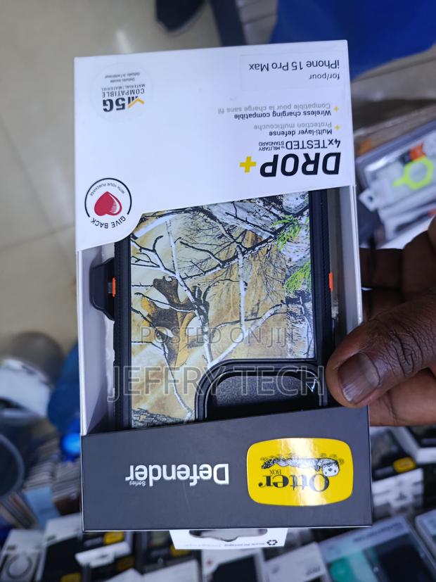 Akila Otterbox Defender Series iPhone 15 Pro Max Realtree Design Case - main view