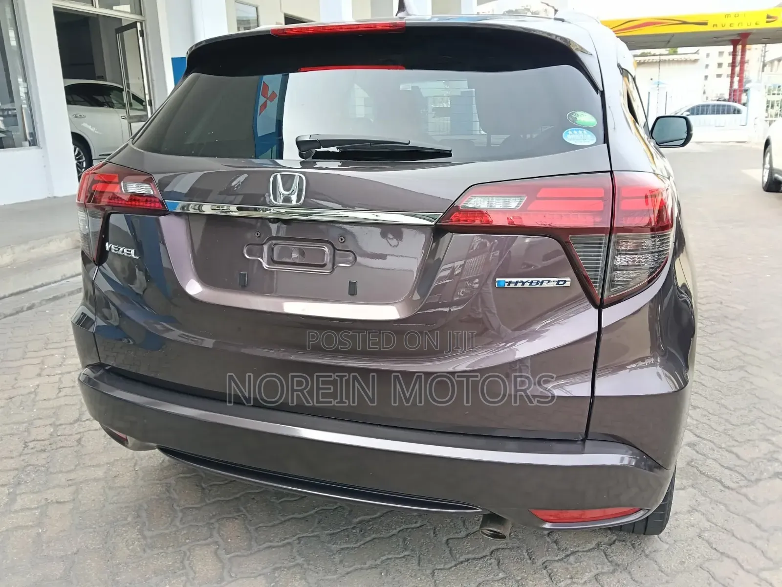 Honda Vezel 2018 Maroon