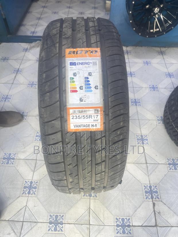 235/55r17 Boto