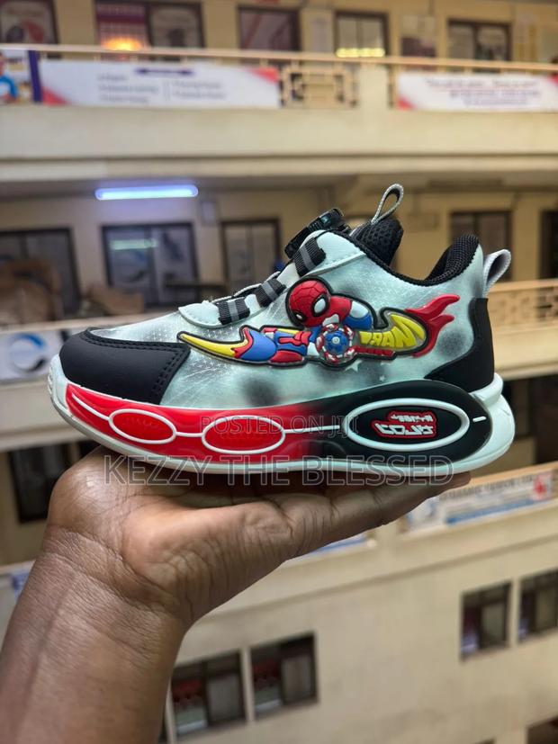 Kids Sneakers - thumbnail 2