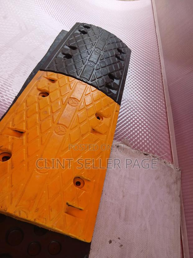 Traffic Rubber Speed Bumps - thumbnail 4