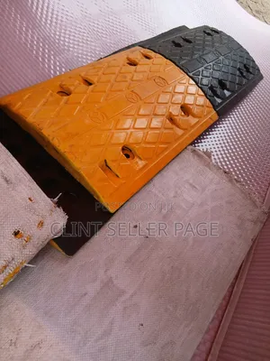 Parking Lot Rubber Speed Bumps