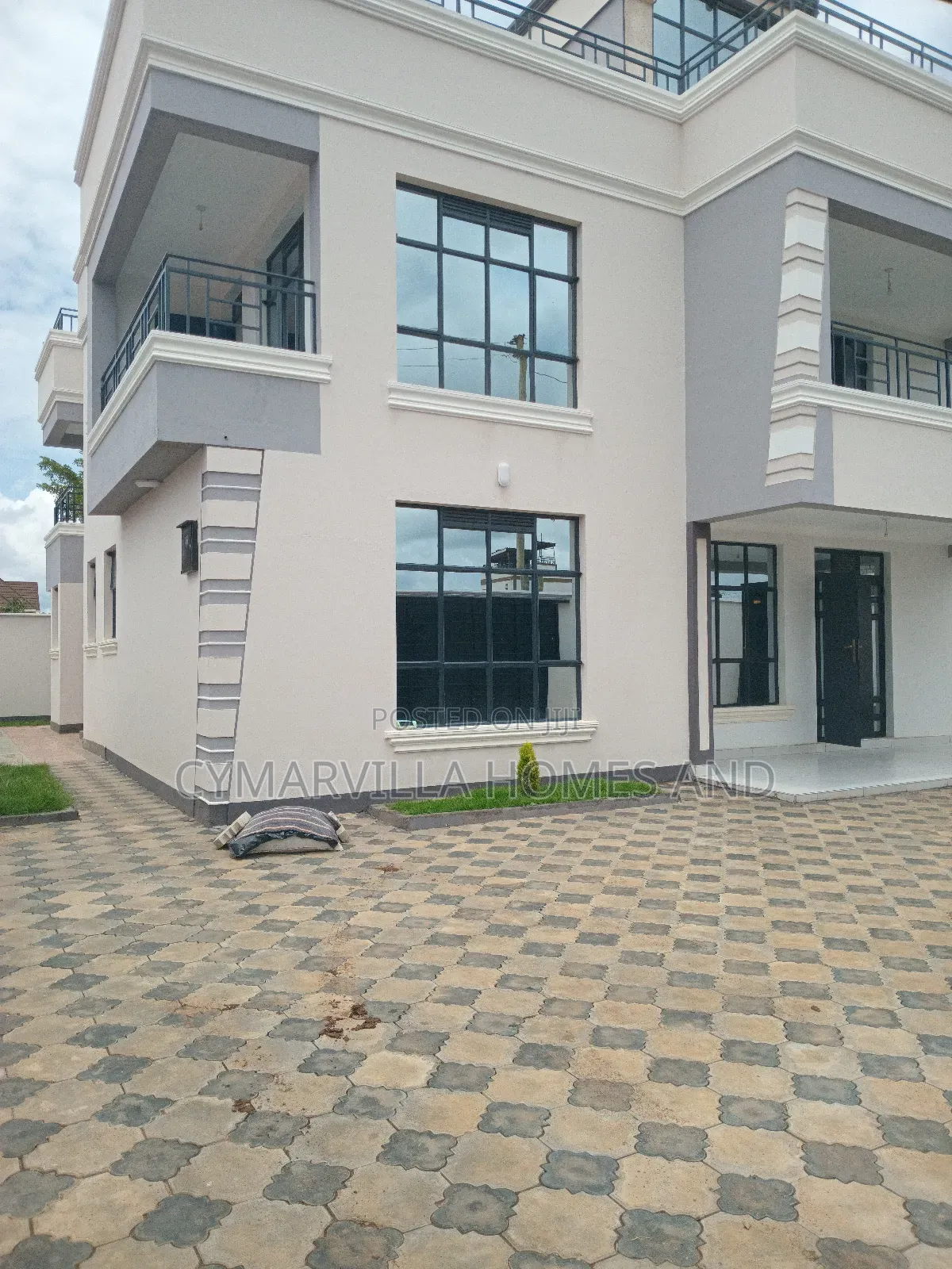 4bdrm Maisonette in Landless, Riverside Estate for sale