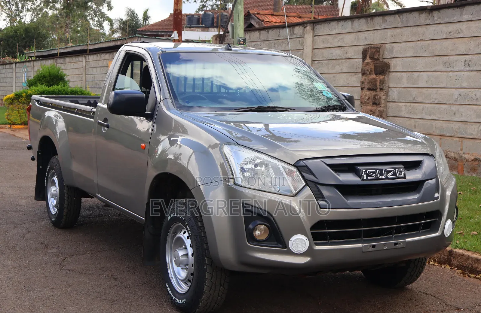 Isuzu D-MAX 2023 Silver