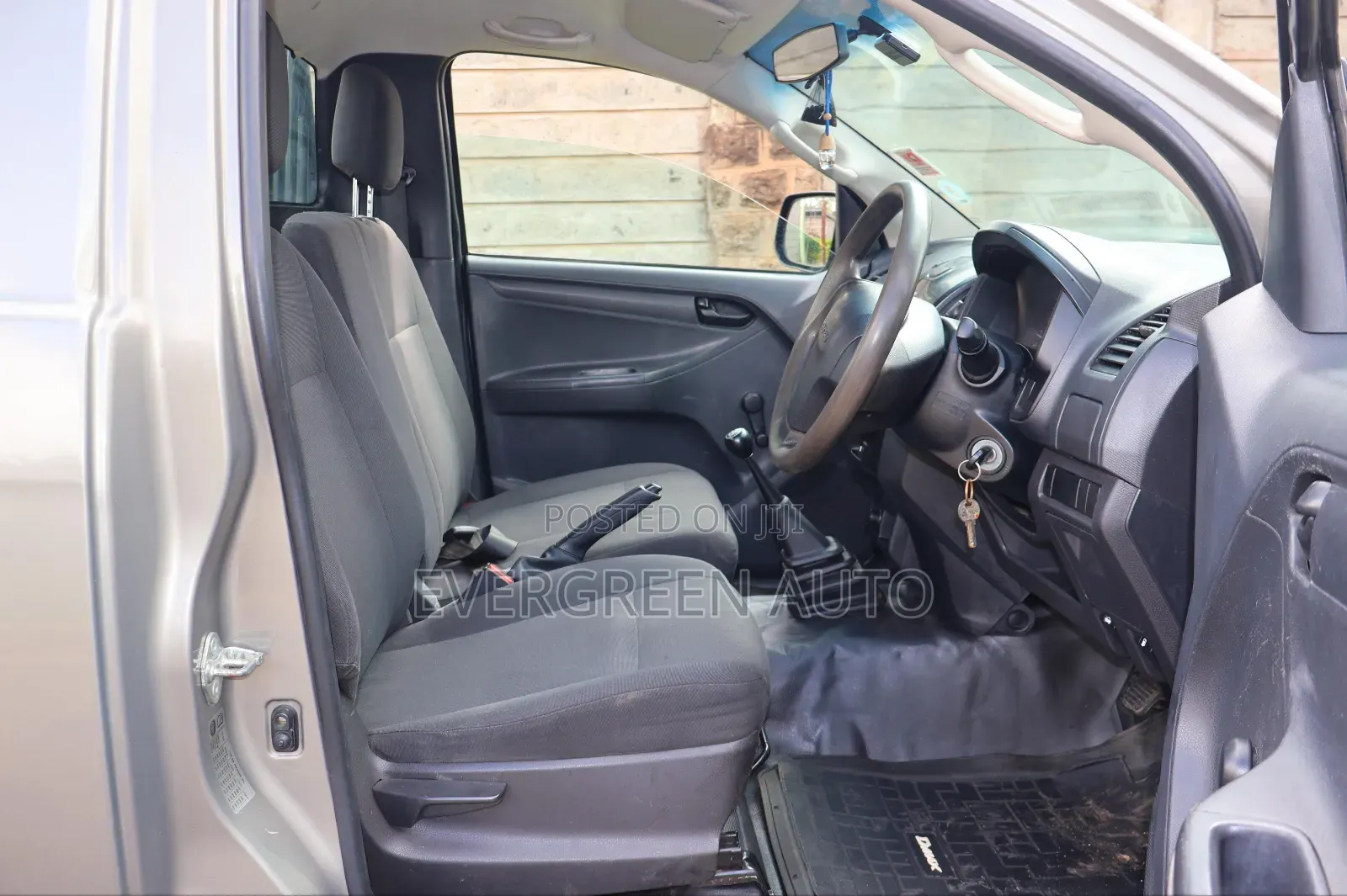 Isuzu D-MAX 2023 Silver