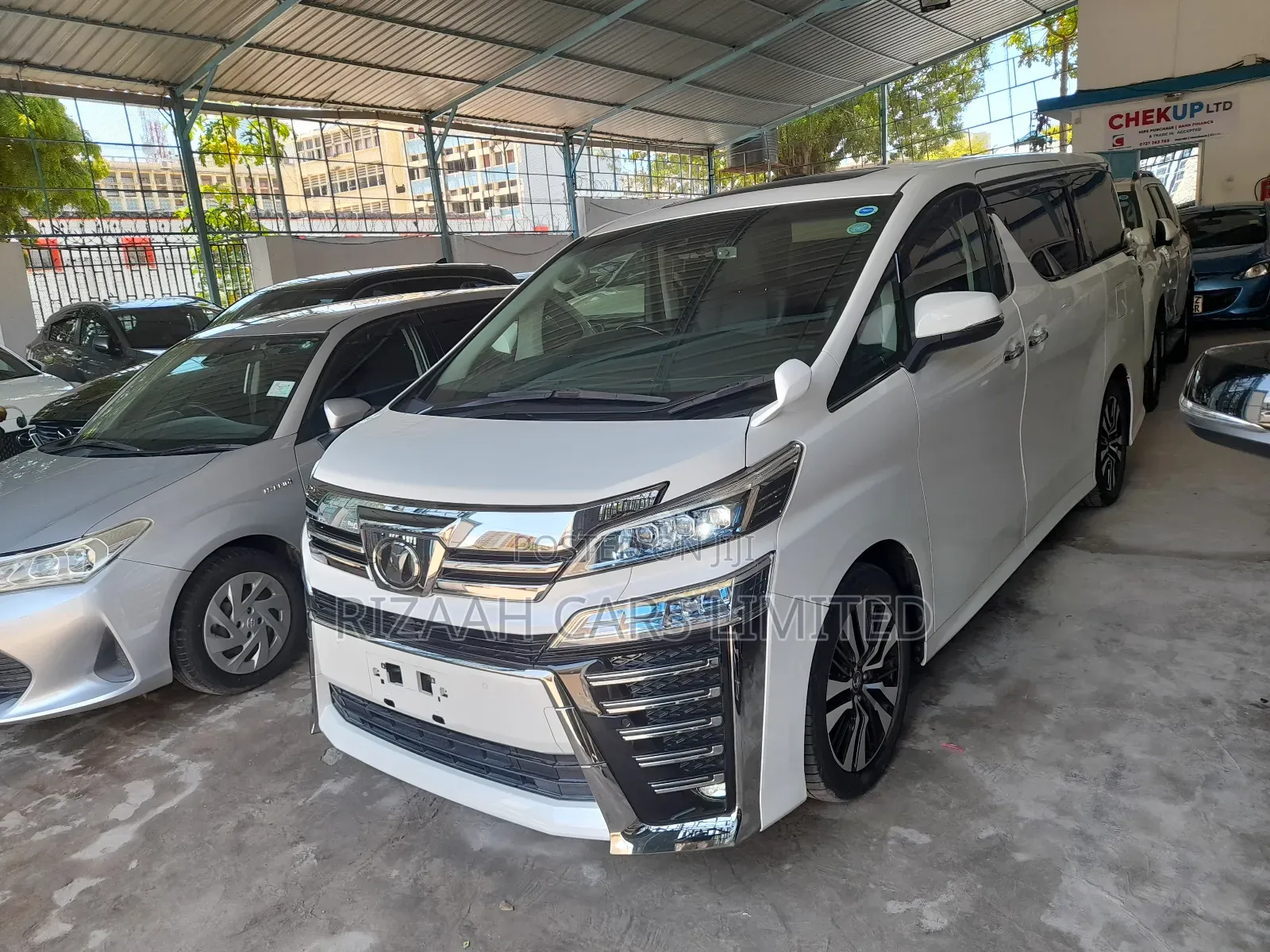 Toyota Alphard 2.5 Petrol AWD 2019 White
