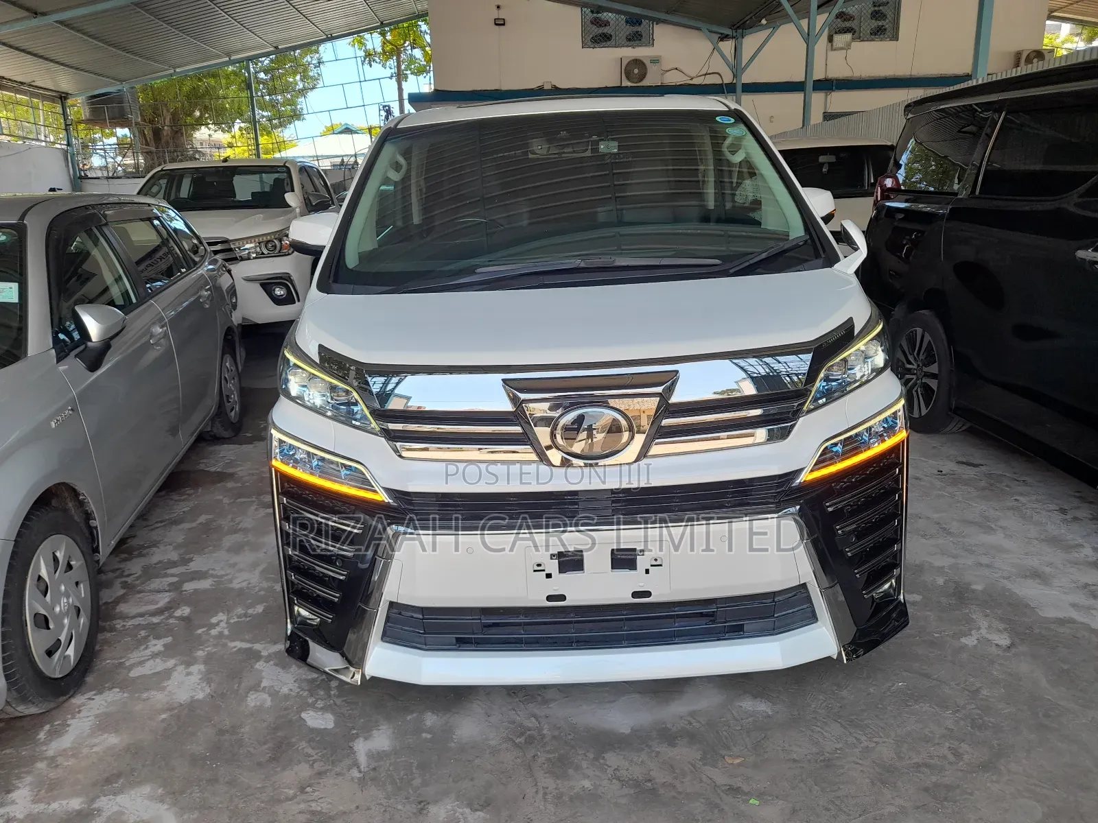 Toyota Alphard 2.5 Petrol AWD 2019 White