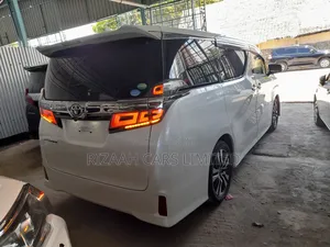 Toyota Alphard 2.5 Petrol AWD 2019 White