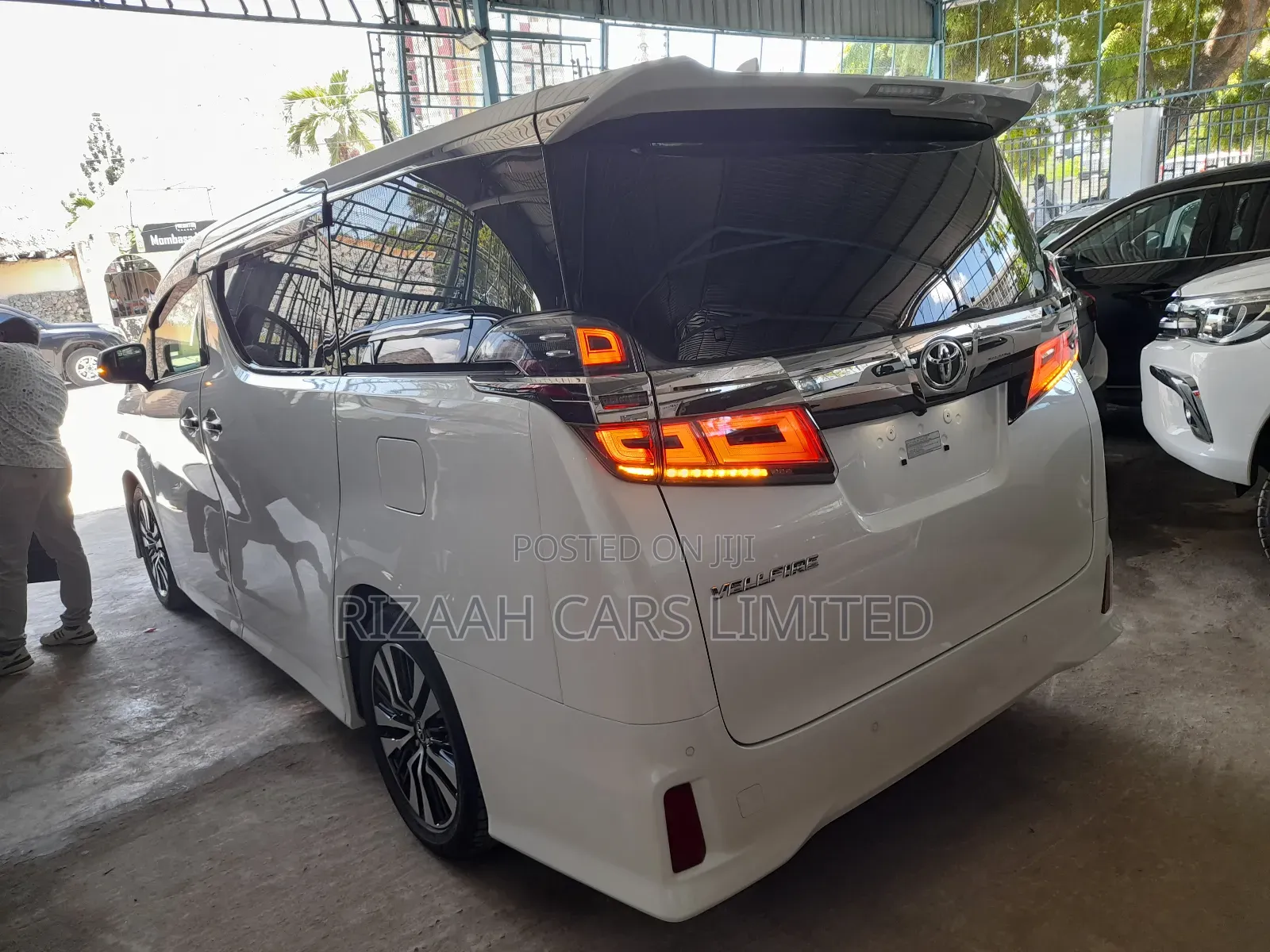 Toyota Alphard 2.5 Petrol AWD 2019 White