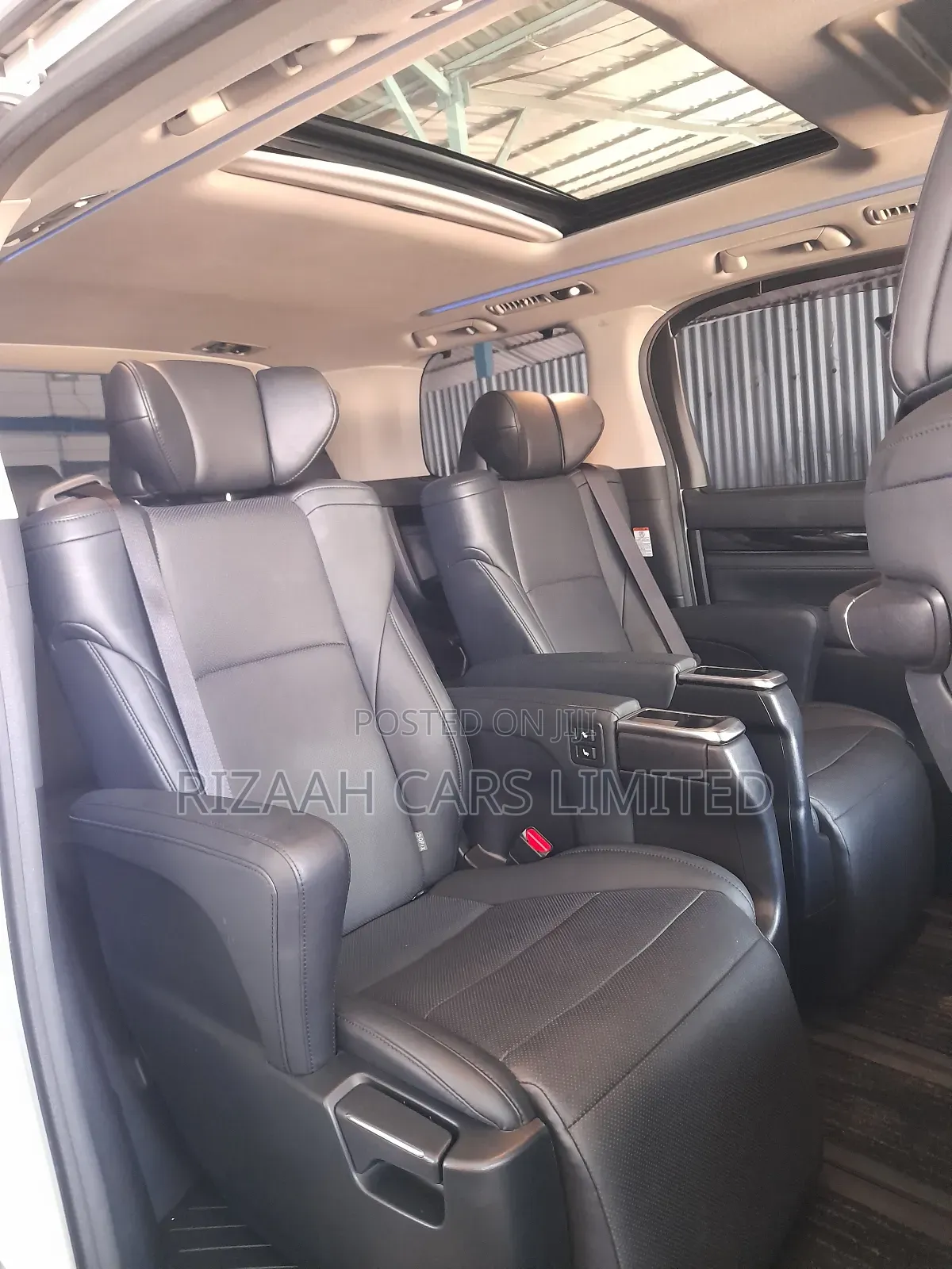 Toyota Alphard 2.5 Petrol AWD 2019 White