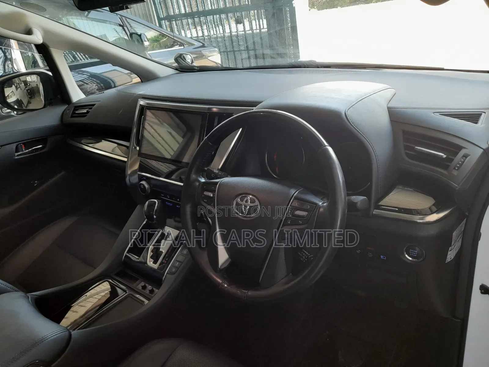 Toyota Alphard 2.5 Petrol AWD 2019 White