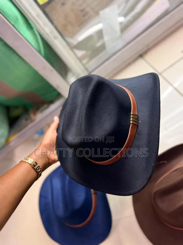 Black Timeless Unisex Cowboy Hat Cowgirl Hat With Gold Chain