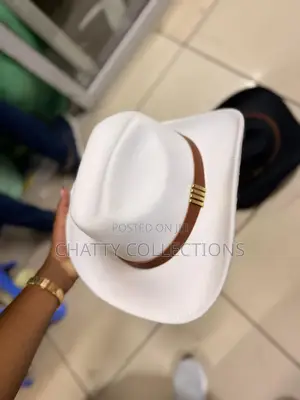 Cream White Timeless Unisex Cowboy Hat Cowgirl Hat With Gold Chain