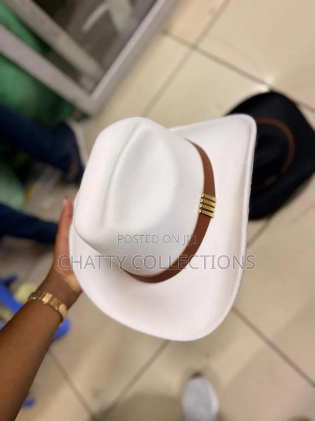 Cream White Timeless Unisex Cowboy Hat Cowgirl Hat With Gold Chain