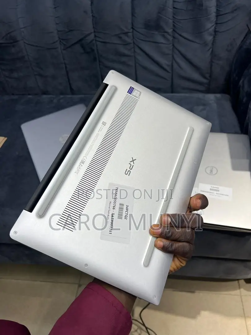 New Laptop Dell XPS 13 8GB Intel Core i7 SSD 256GB