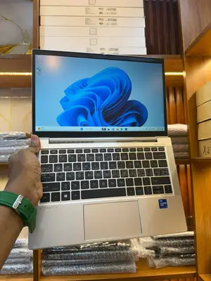 Laptop HP EliteBook 830 G8 16GB Intel Core i7 SSD 512GB