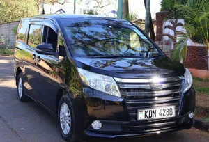 Toyota Noah 2.0 FWD (8 Seater) 2016 Black