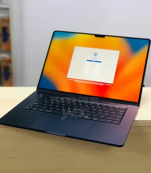 Laptop Apple MacBook Air 2024 M3 15-inch 16GB Apple M3 SSD 256GB