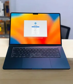 Laptop Apple MacBook Air 2024 M3 15-inch 16GB Apple M3 SSD 256GB