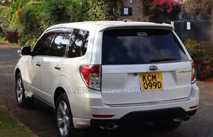 Subaru Forester 2.5X Automatic 2010 White