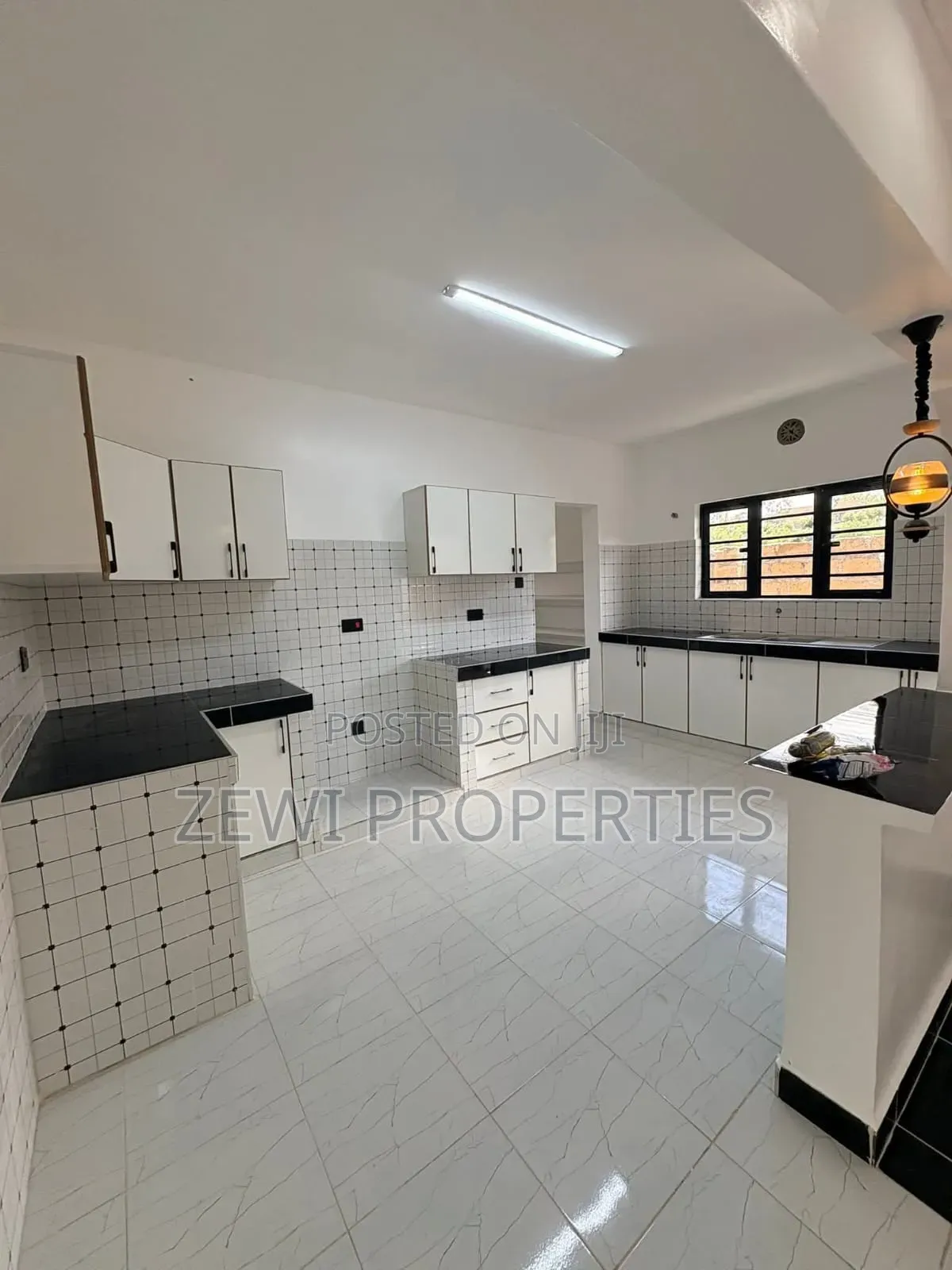 3bdrm Bungalow in Oluulua for sale