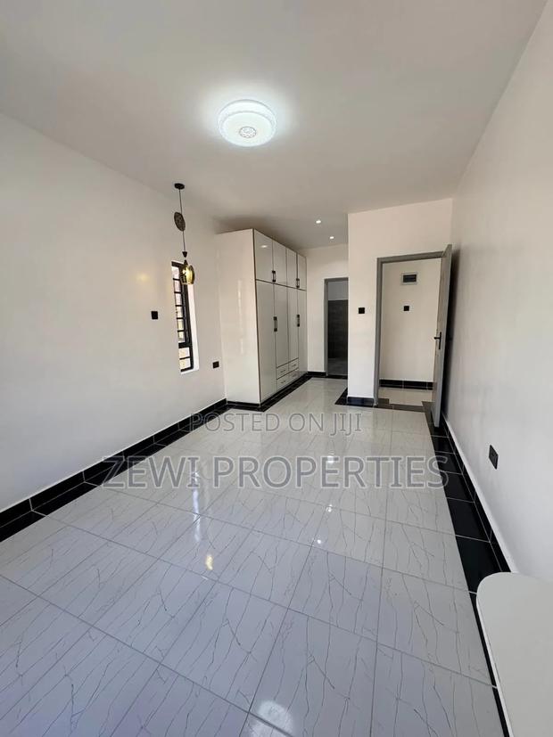 3bdrm Bungalow in Oluulua for sale - thumbnail 4