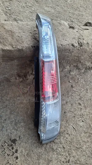 Nissan Xtrail T30 Taillight