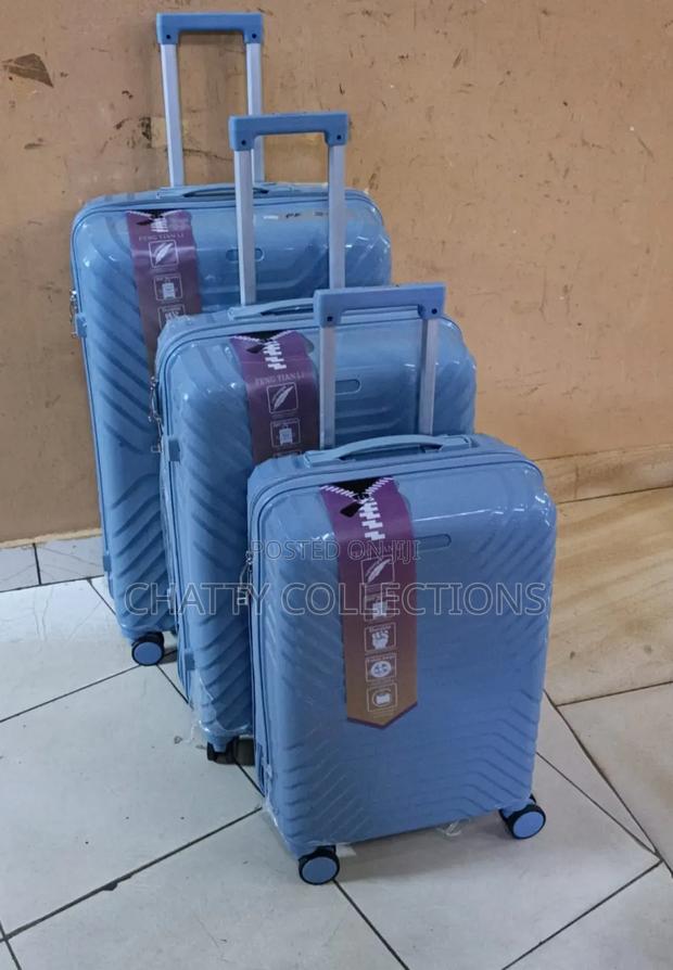 Blue 3 in 1 Unbreakable Rubber Pp Suitcases Size 2