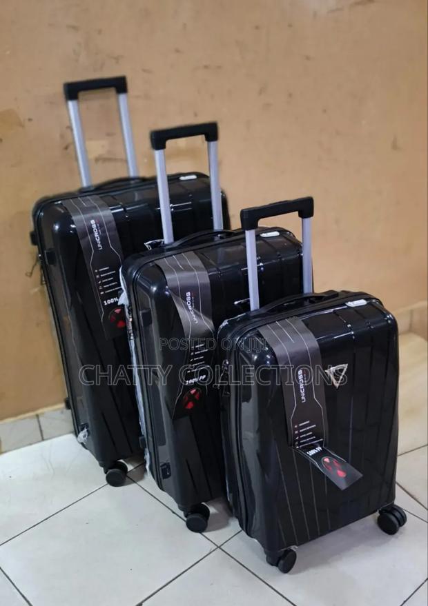 Black 3 in 1 Unbreakable Rubber Pp Suitcases Size 2