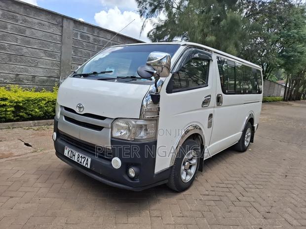 Toyota HiAce 2015 White