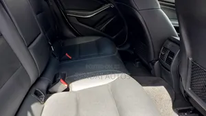 Mercedes-Benz GLA-Class 2019 White