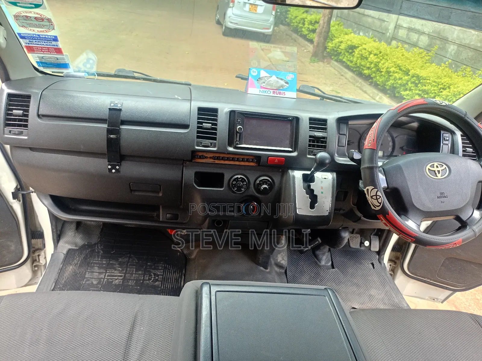Toyota HiAce 2014 White