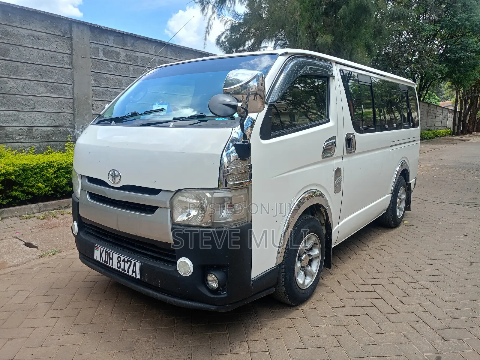 Toyota HiAce 2014 White