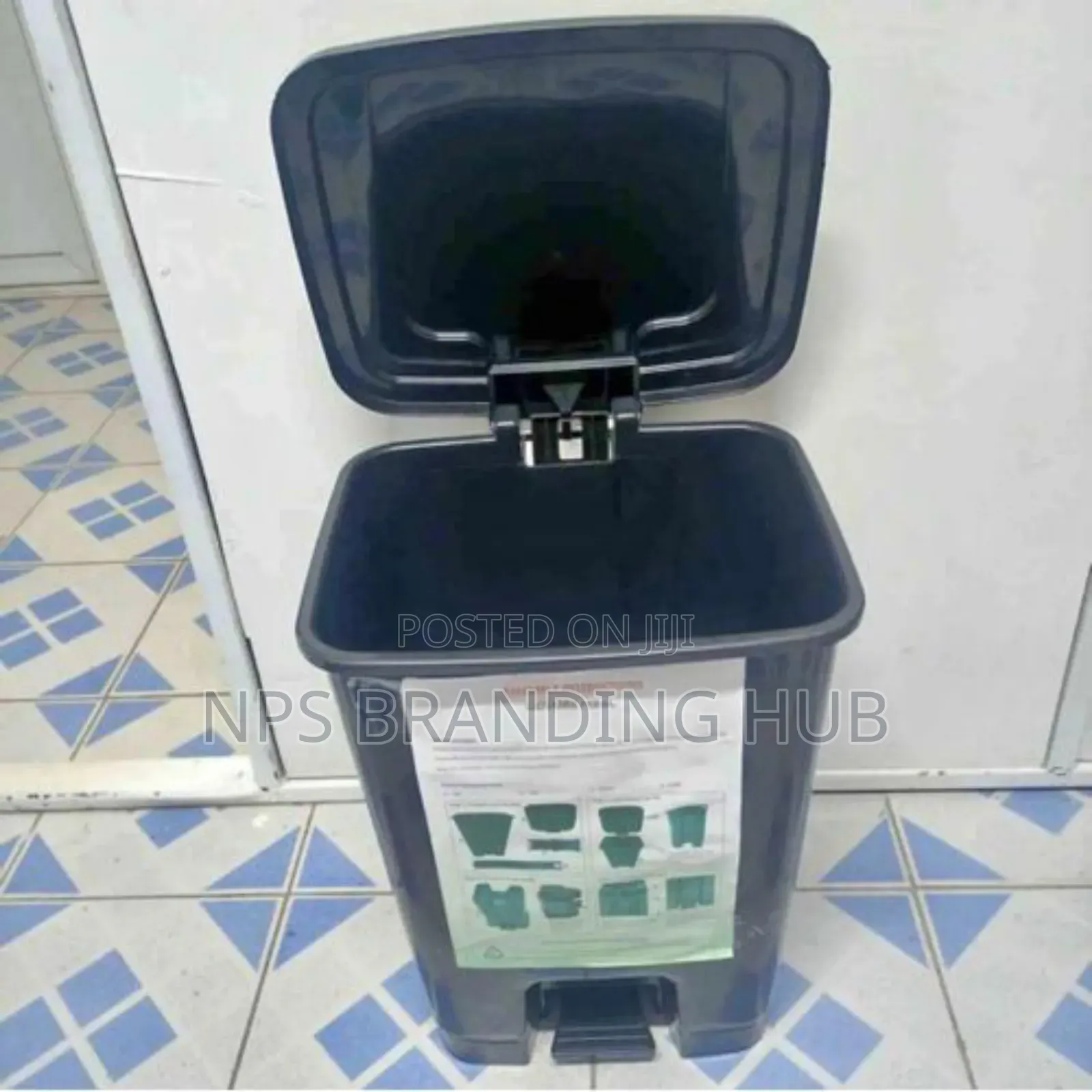 30 Litres Complast Giovanni Pedal Bin
B9