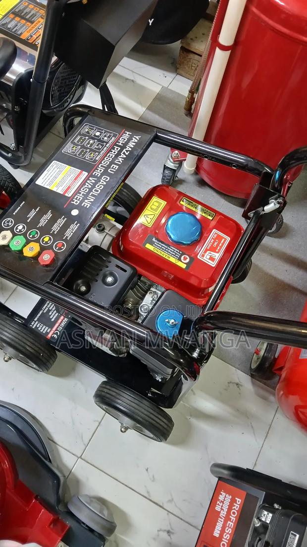 Highly Performance Yamazaki Pressure Washer 2500psi