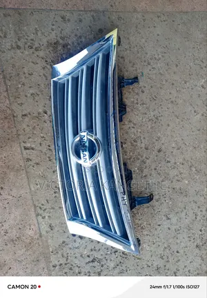 Nissan Slphy 2015 Grill